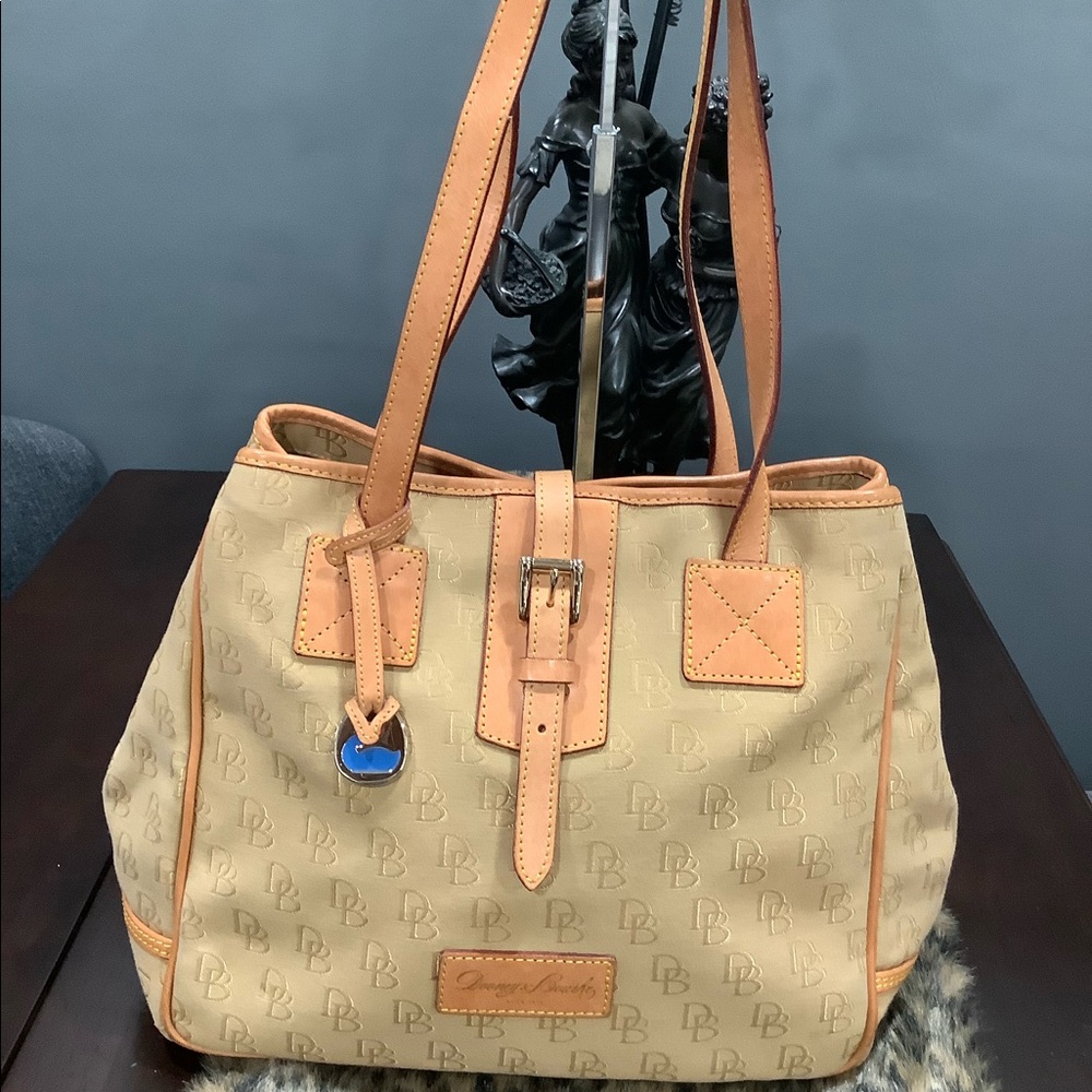 DOONEY AND BOURKE SHOULDER BAG